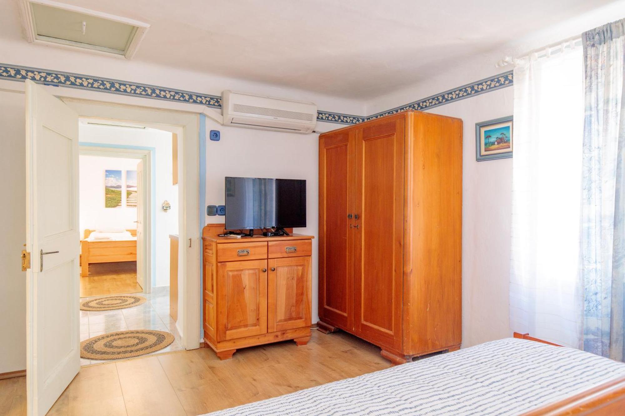 Apartment Villa Marija, Pinezici Krk Town Exteriör bild